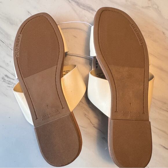 Old Navy Women’s Flat Linked Bone Color Low Heel  Sandals  Sz 7 NWT - Picture 3 of 5